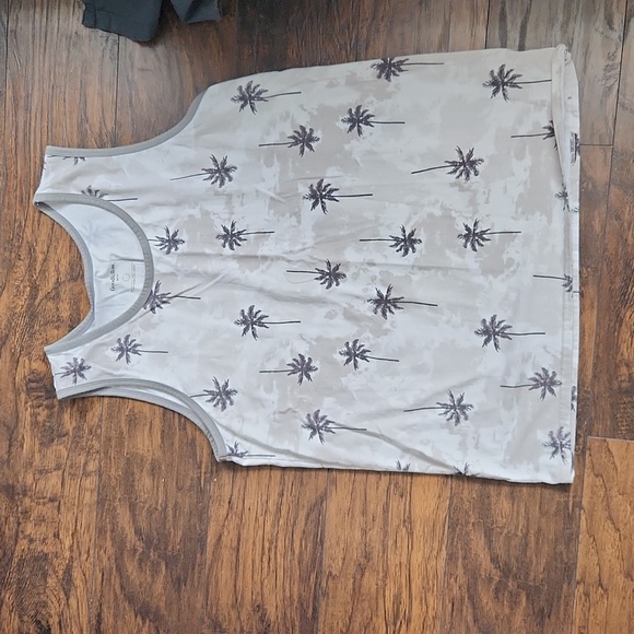 Lot of three men's tank tops - Picture 4 of 7